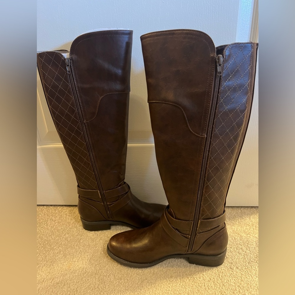 NWOT - Brown Boots - Size 8 - G by Guess - Picture 1 of 2